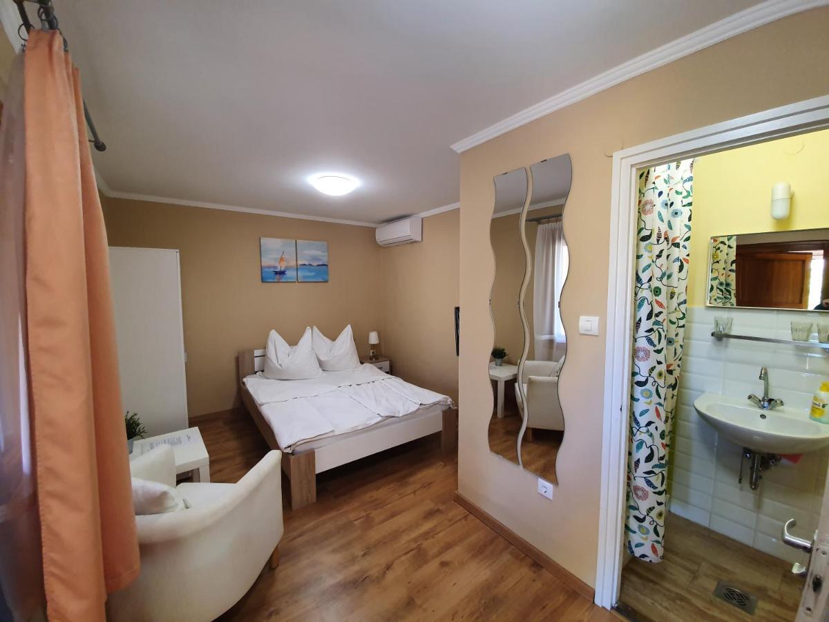 Muskatlis Haz Apartment Balatonlelle Luaran gambar
