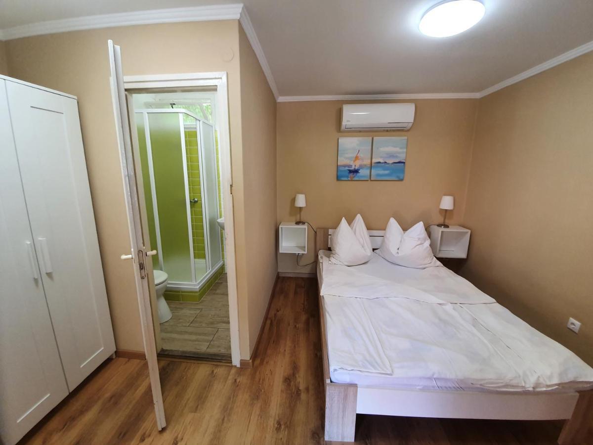 Muskatlis Haz Apartment Balatonlelle Luaran gambar
