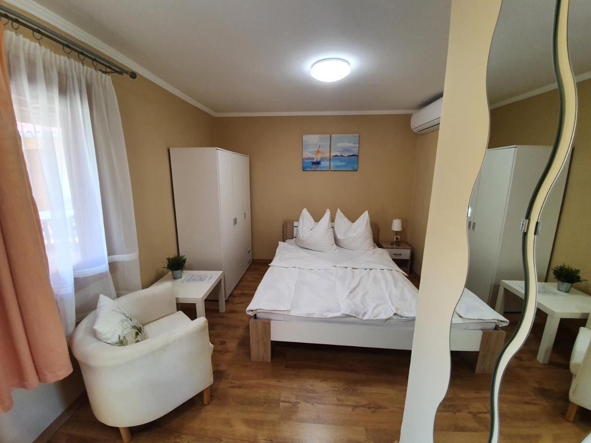 Muskatlis Haz Apartment Balatonlelle Luaran gambar