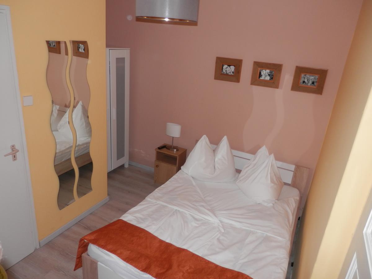 Muskatlis Haz Apartment Balatonlelle Luaran gambar